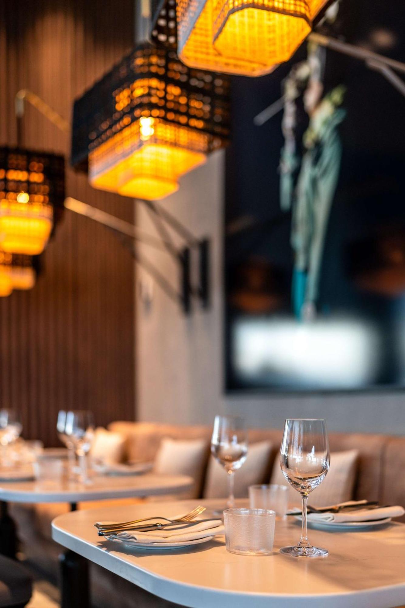 Radisson Blu At Porsche Design Tower 4* Stuttgart