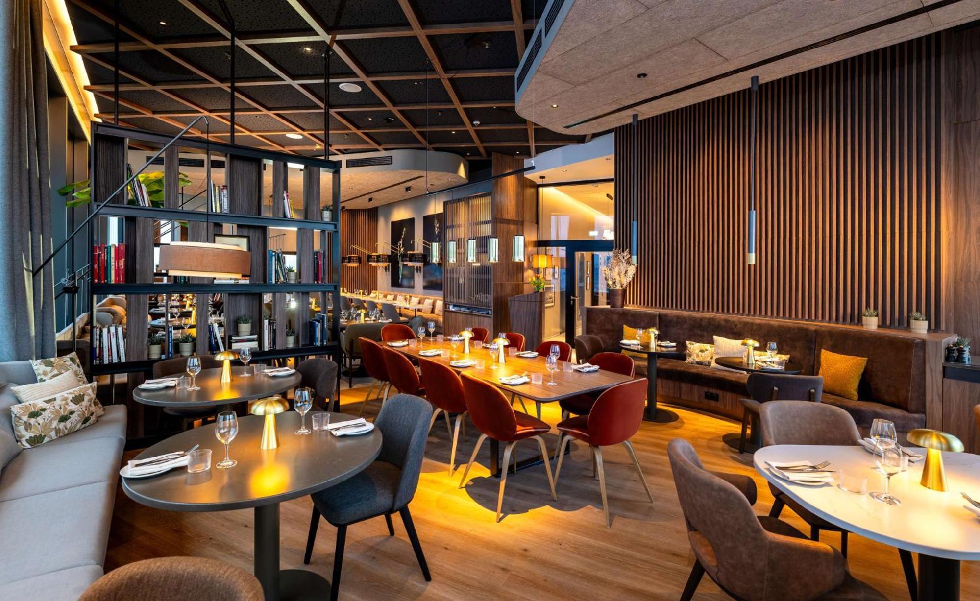 Radisson Blu At Porsche Design Tower 4* Stuttgart