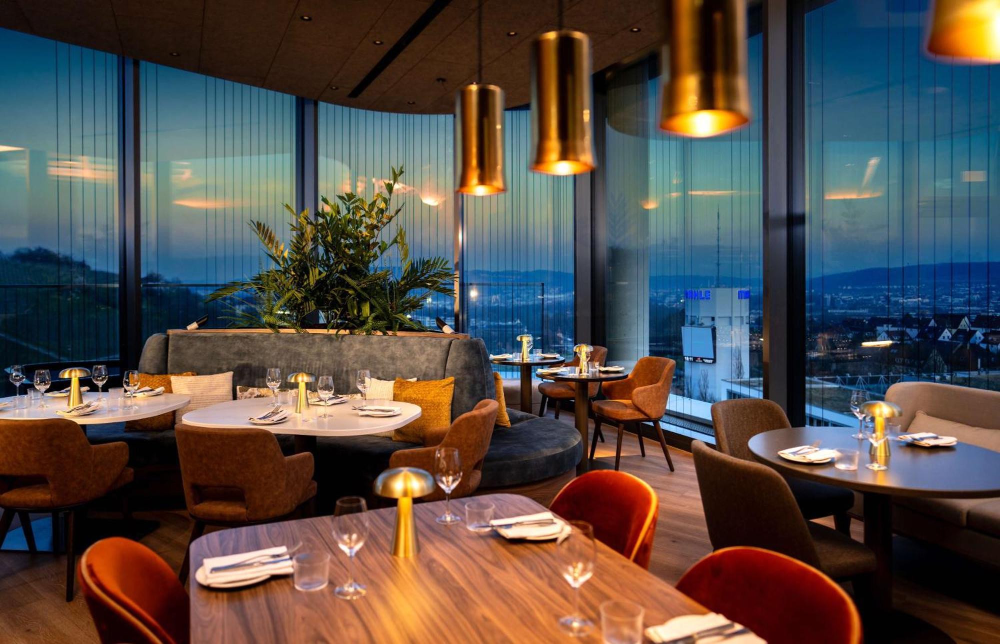 Radisson Blu At Porsche Design Tower 4*