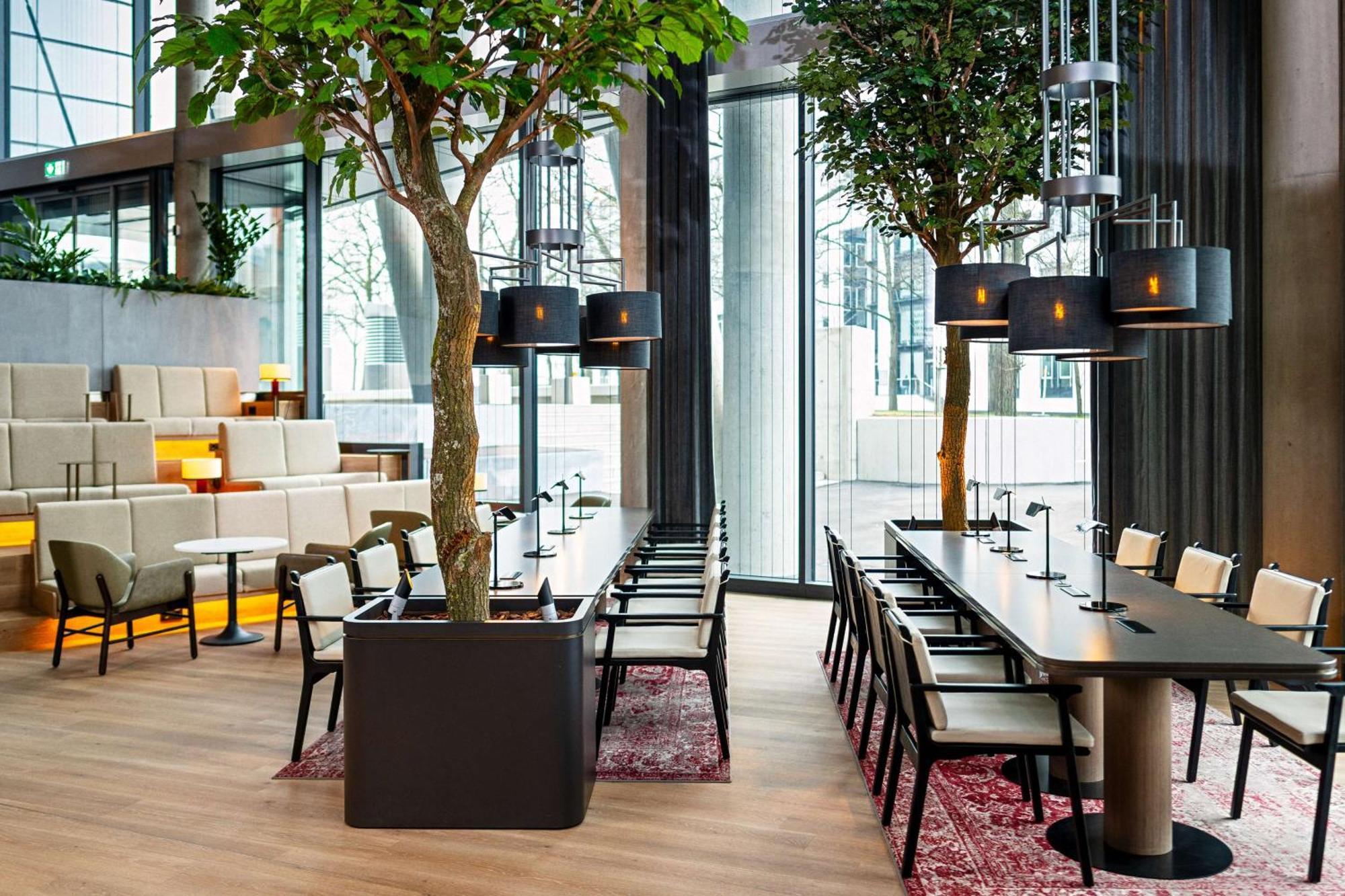 Radisson Blu At Porsche Design Tower Stuttgart
