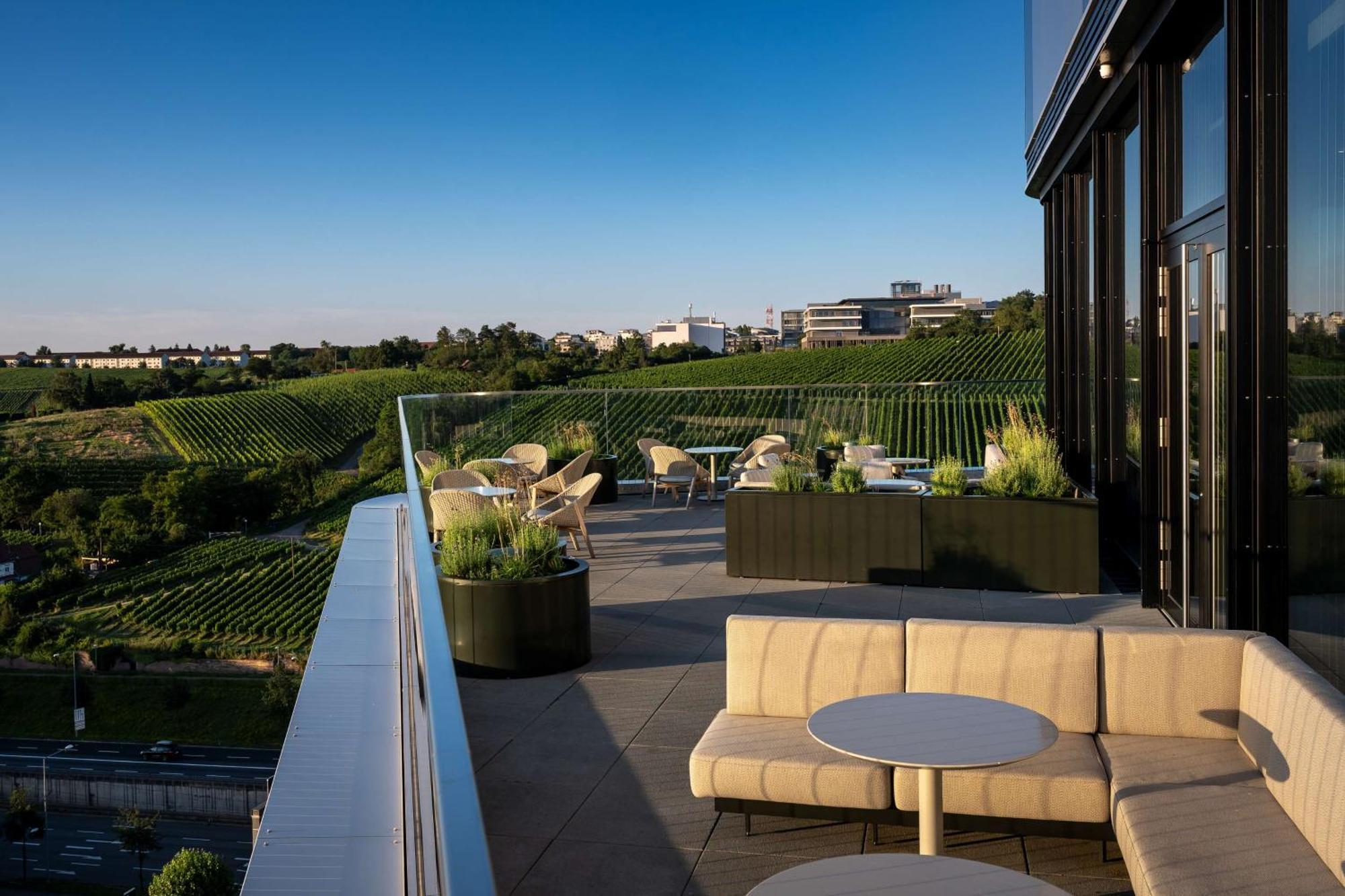 Radisson Blu At Porsche Design Tower