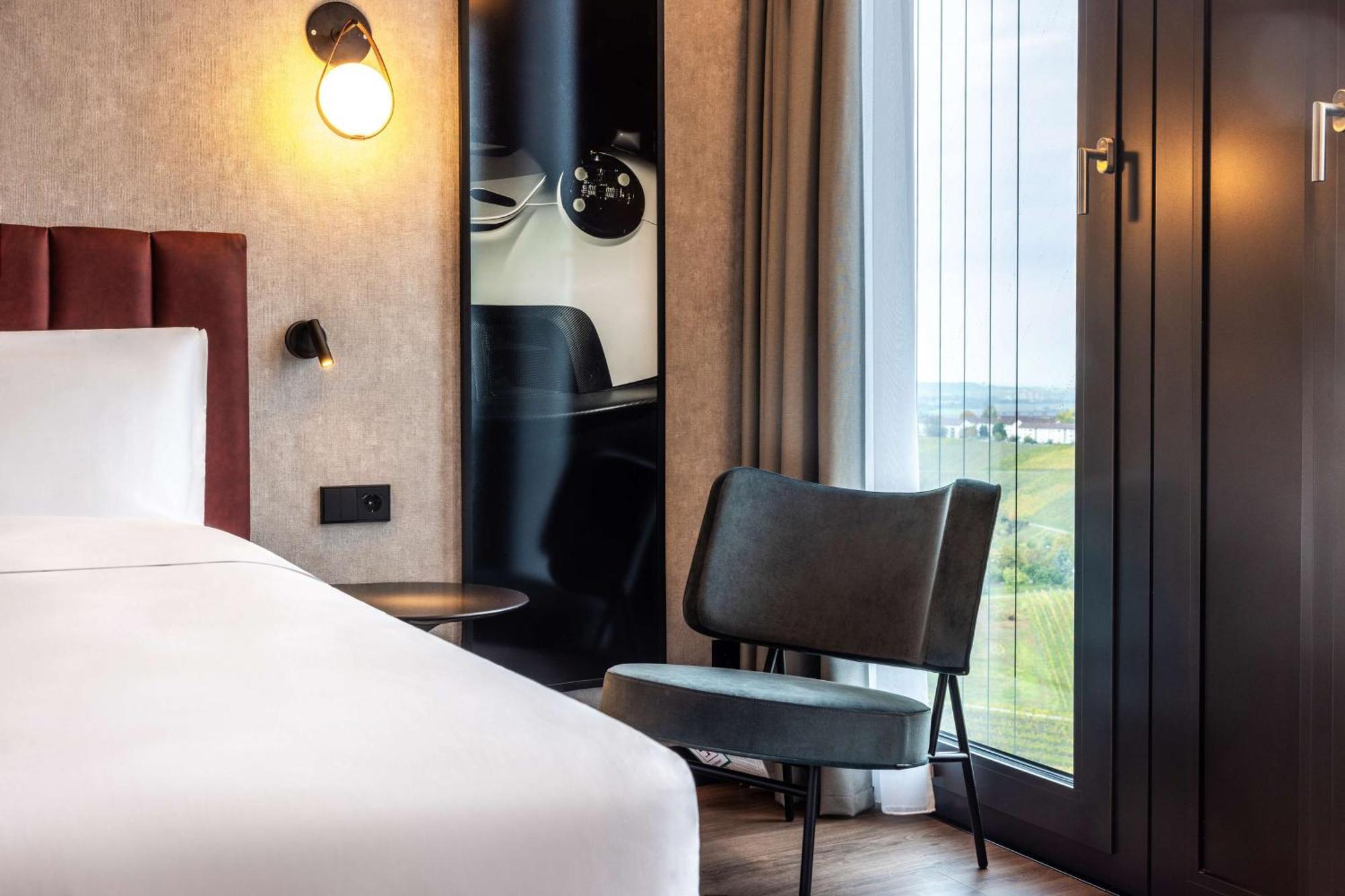 Radisson Blu At Porsche Design Tower 4* Stuttgart