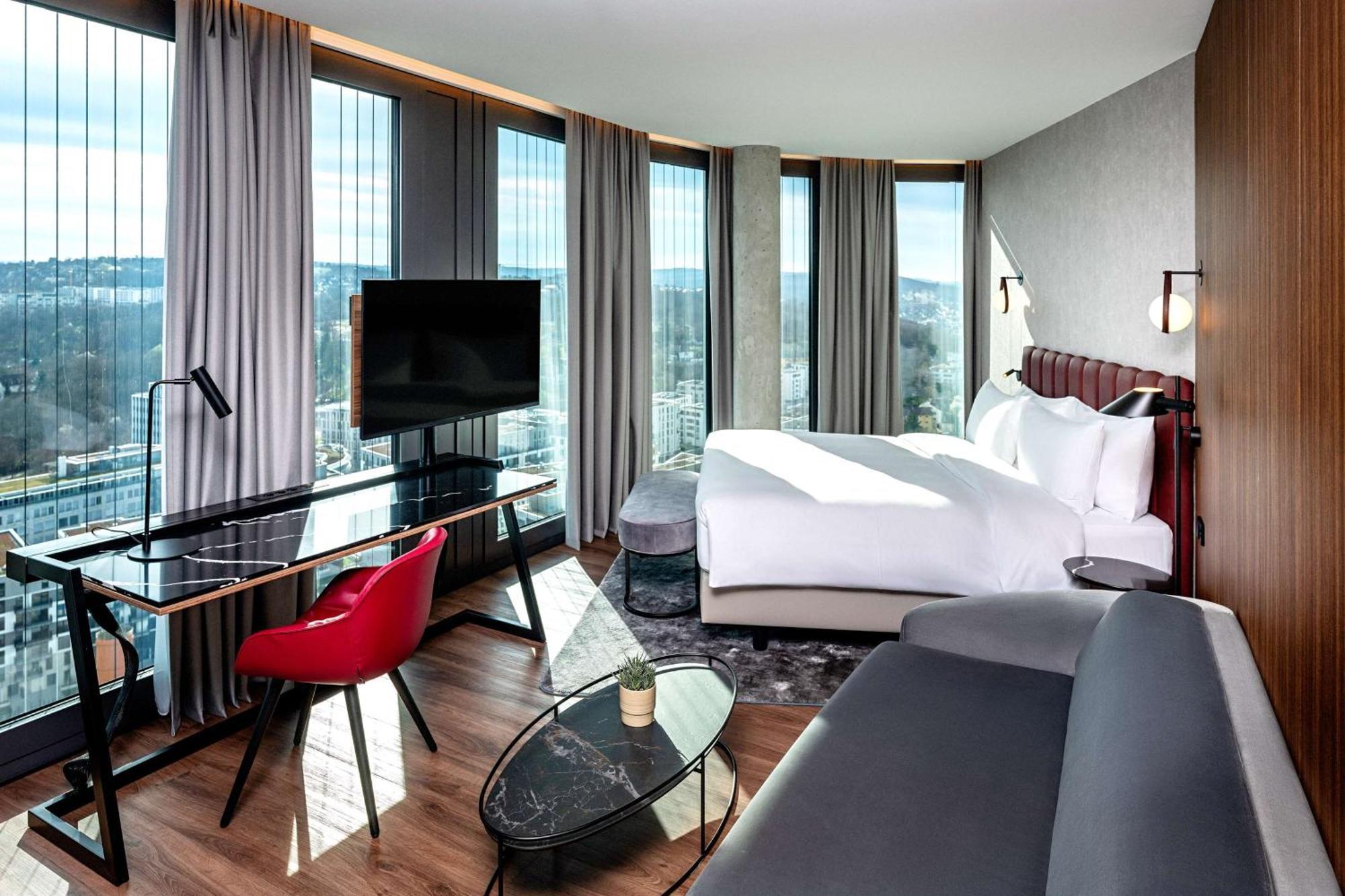 Radisson Blu At Porsche Design Tower