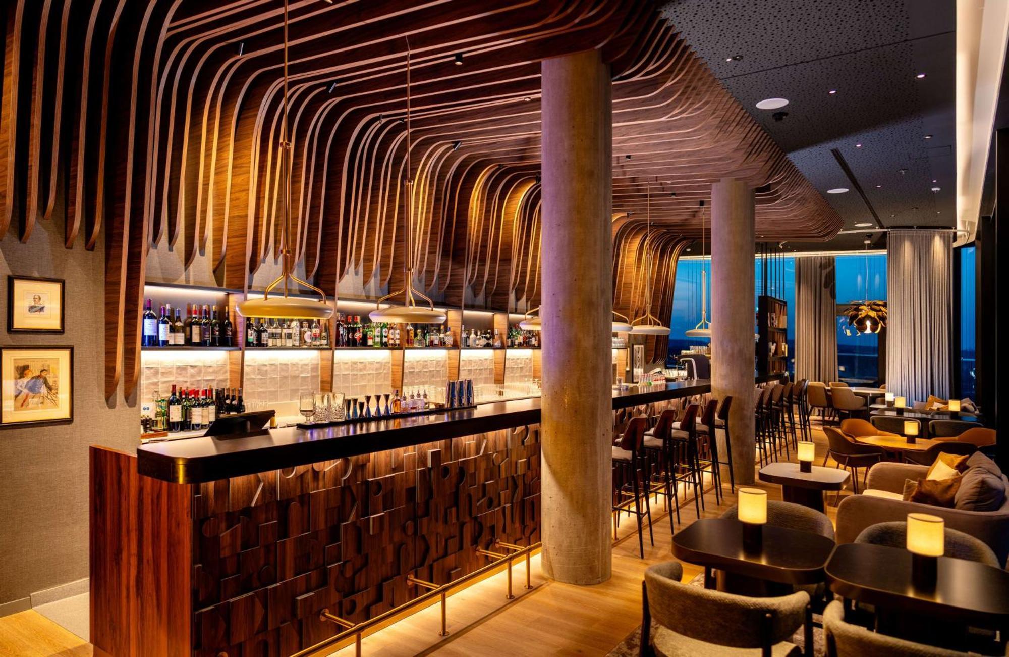 Radisson Blu At Porsche Design Tower Hotel