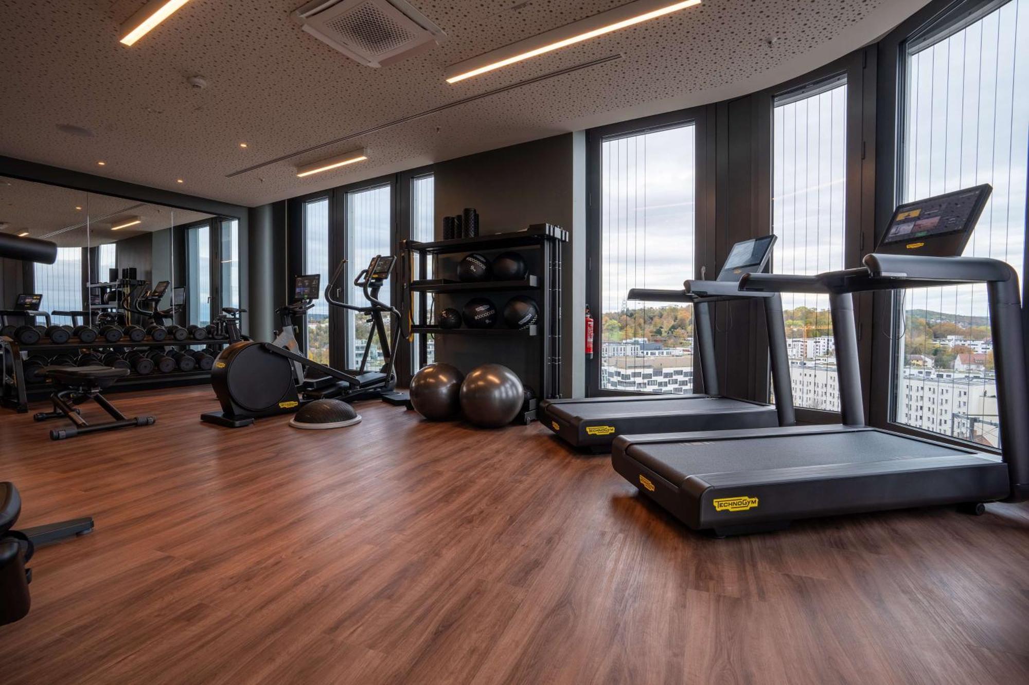 Radisson Blu At Porsche Design Tower Hotel Stuttgart