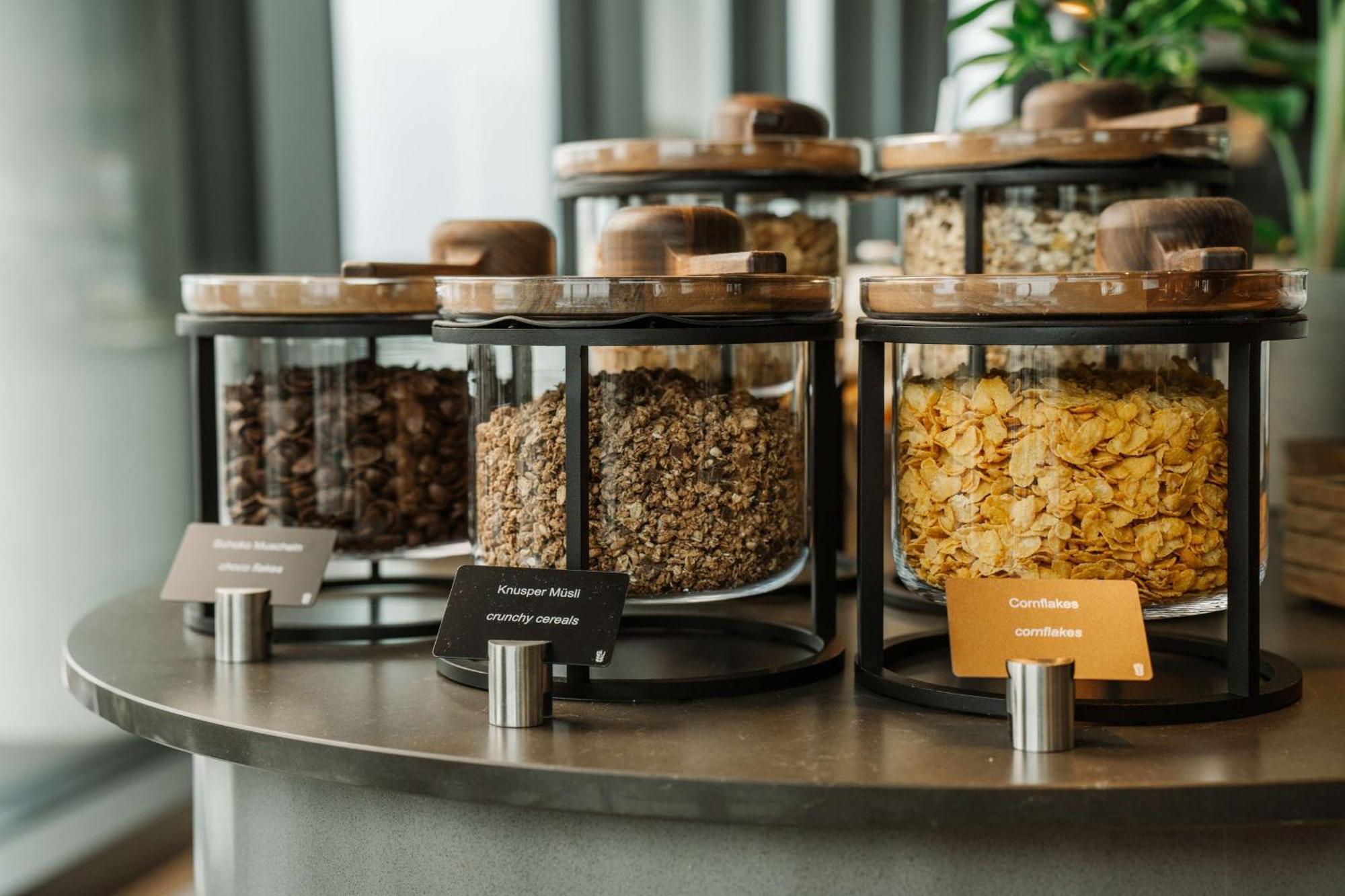 Radisson Blu At Porsche Design Tower Hotel