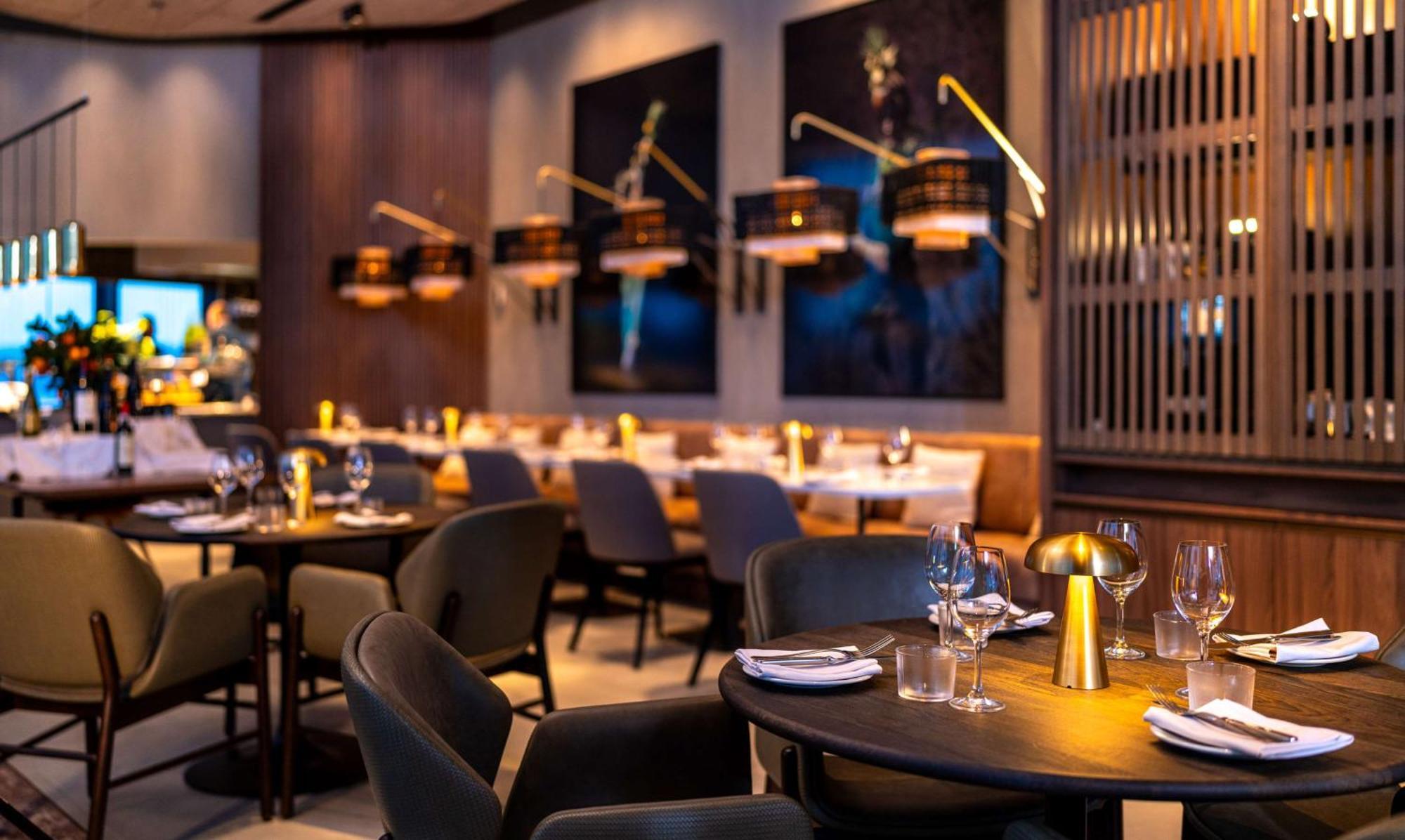 Radisson Blu At Porsche Design Tower Hotel Stuttgart